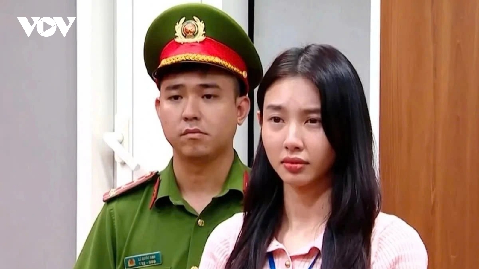 Nóng 24: Quang Linh, Thùy Tiên, Hằng Du mục bị truy tố về tội lừa dối khách hàng